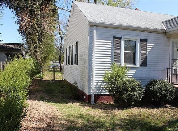 3rd image of 8016 Lee Ave