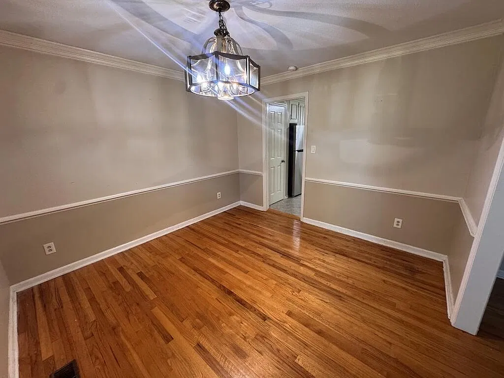 3 bed, 2.0 bath, 1583 sqft, $1,900 — Photo 3