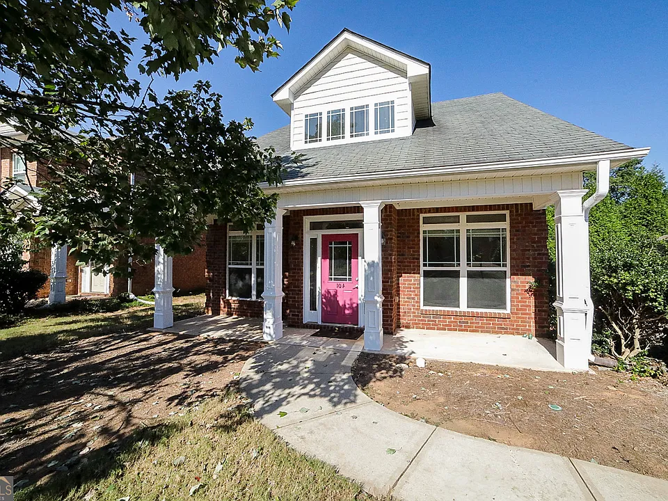104 Putters Dr
