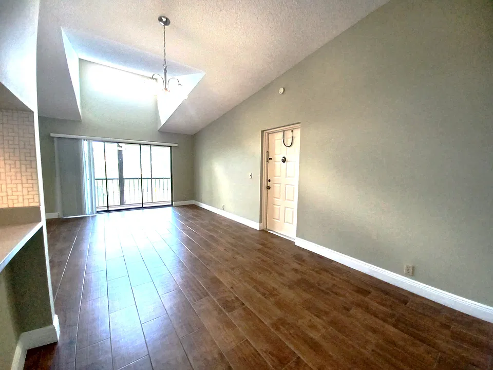 806 Sky Pine Way #B3