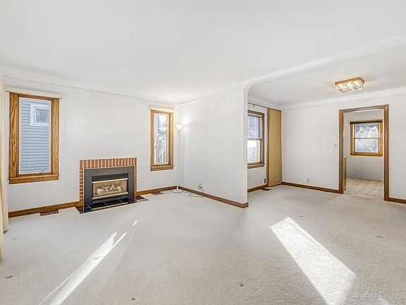 4th image of 4728 18th Ave S