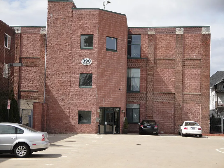 390 Charles St #313 — Photo 2