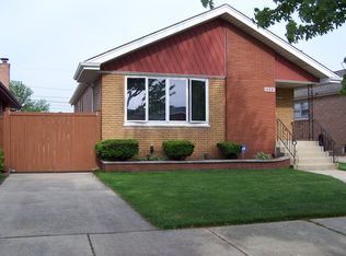 8605 S Kenneth Ave, Chicago, IL 60652