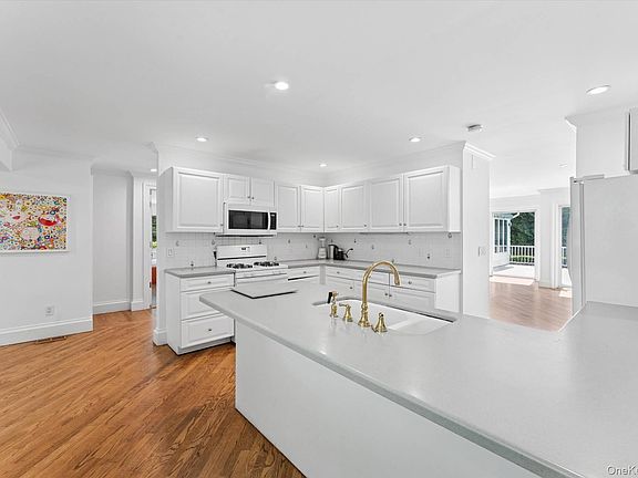 4th image of 129 Oneck Lane