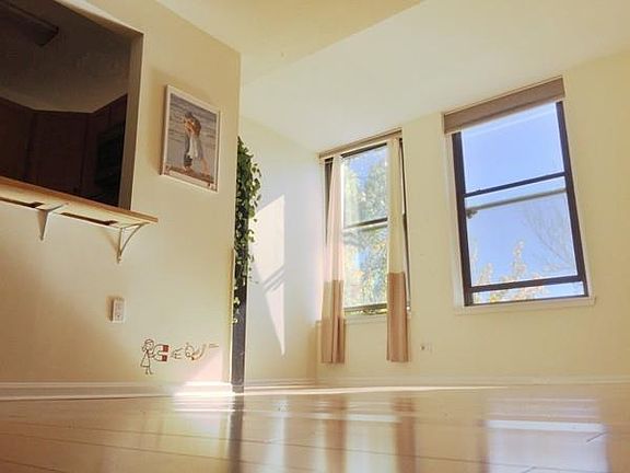 3rd image of 94 Newbury Ave APT 302