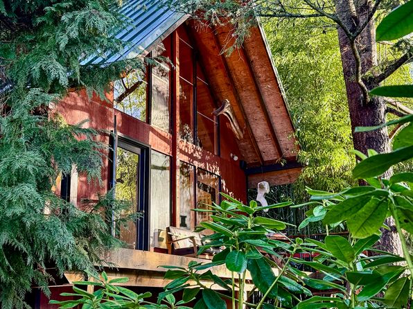 10851 NE West Kingston Rd