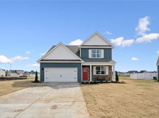 302 Mizzen Way, Elizabeth City, NC 27909