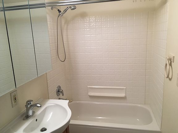 5th image of 209 W Murray St