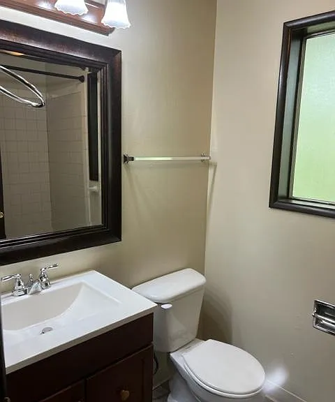 12265 SW Hall Blvd — Photo 10