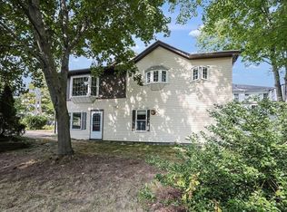 4 Hartford Ave S, Upton, MA 01568