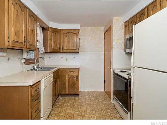5th image of 22 Queens Dr