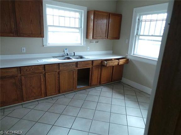 5th image of 1466 Goodyear Blvd