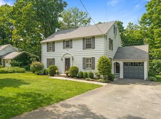 689 Boston Post Rd, Weston, MA 02493