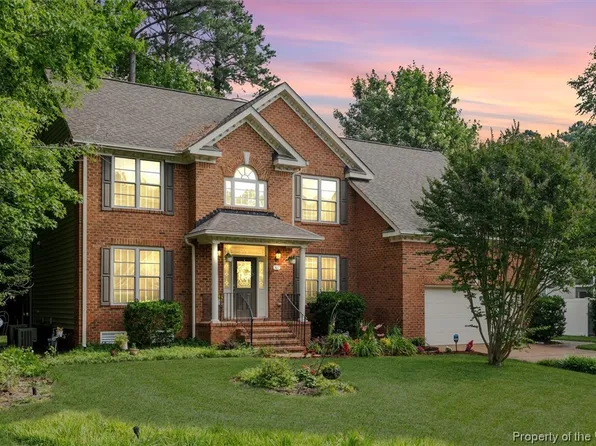 302 Pawpaw Pl, Yorktown, VA 23693