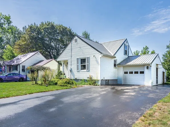 104 Van Mara Dr, North Syracuse, NY 13212