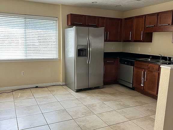 Kitchen area/breakfast nook