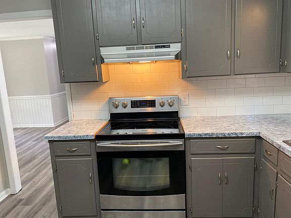 2nd image of 2805 Langston Dr