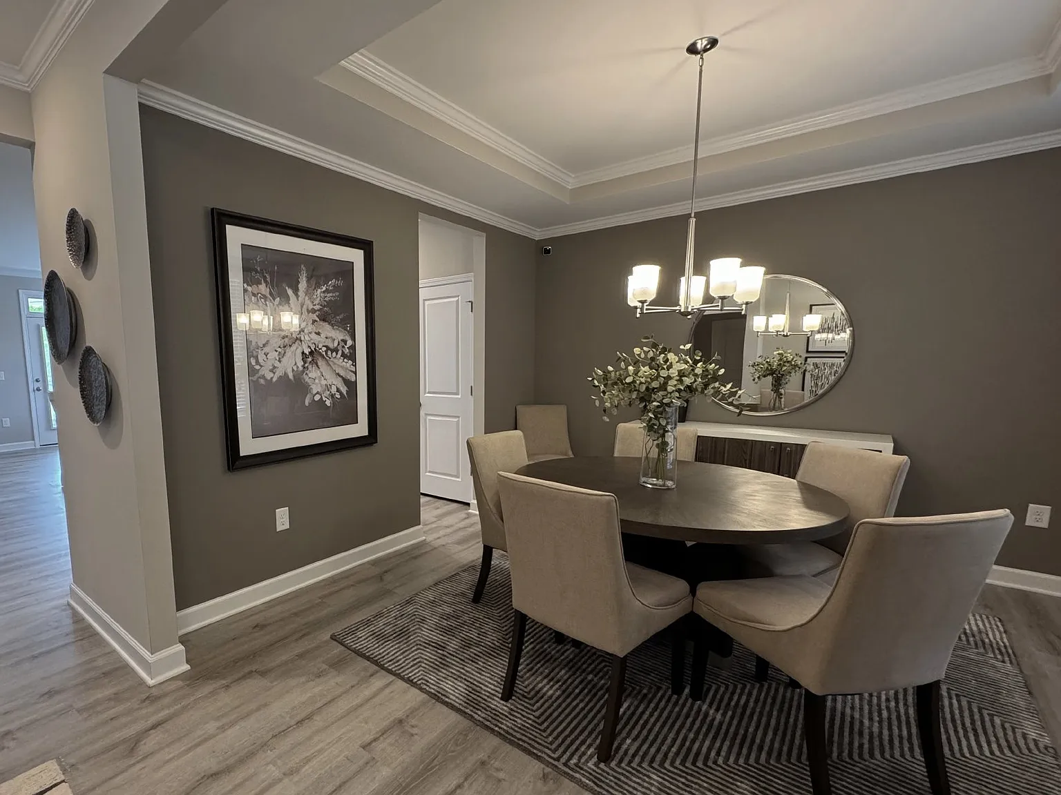 3 bed, 2.5 bath, 2387 sqft, $3,400 — Photo 4