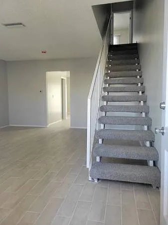 Empire Apartments — Photo 4