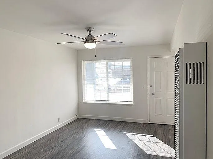 2421 Palmetto Ave #6 — Photo 21