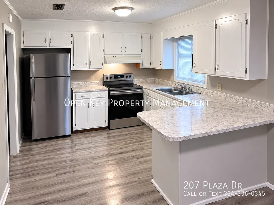 207 Plaza Dr