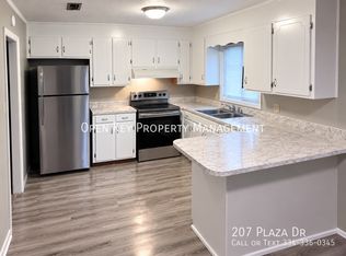 207 Plaza Dr, Daleville, AL 36322