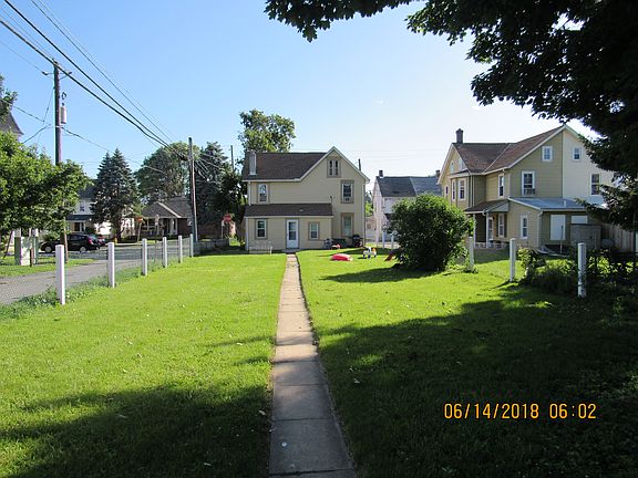 4th image of 1651 Newport Ave