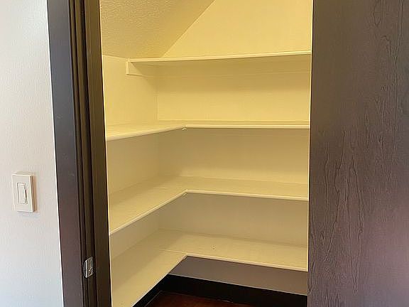 Walk-in Pantry