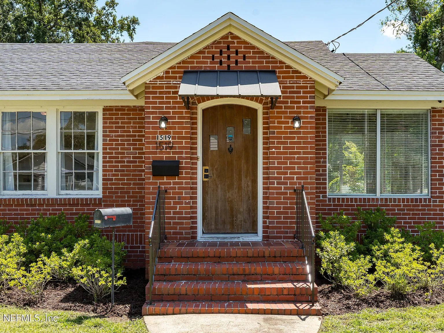 2 bed, 1.5 bath, 2203 sqft, $2,300 — Photo 4