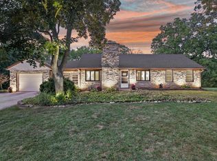 12920 Oriole Ln, Brookfield, WI 53005