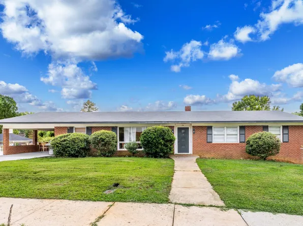 34 Willow St, Badin, NC 28009