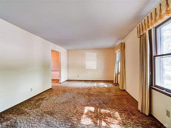3rd image of 114 Frazer Dr