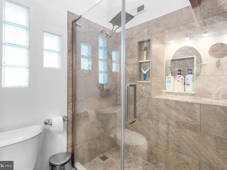 809 Caroline St #301 — Photo 23