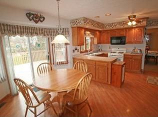 51 Lazy Creek Cir, Rochester, NY 14612