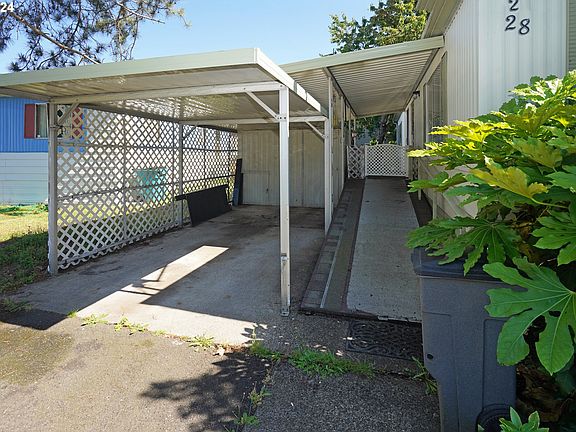 3rd image of 5404 NE 121st Ave Unit 28