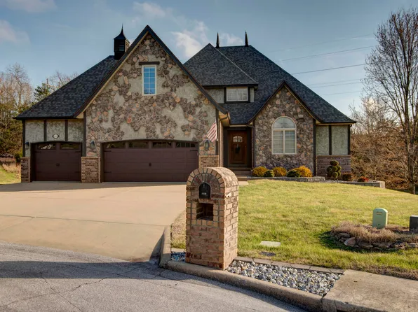 1639 E Oak Creek Street, Springfield, MO 65804