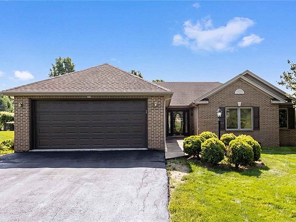 3rd image of 108 Winfield Manor Dr