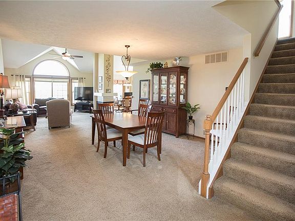 4th image of 108 Greenward Way N #18