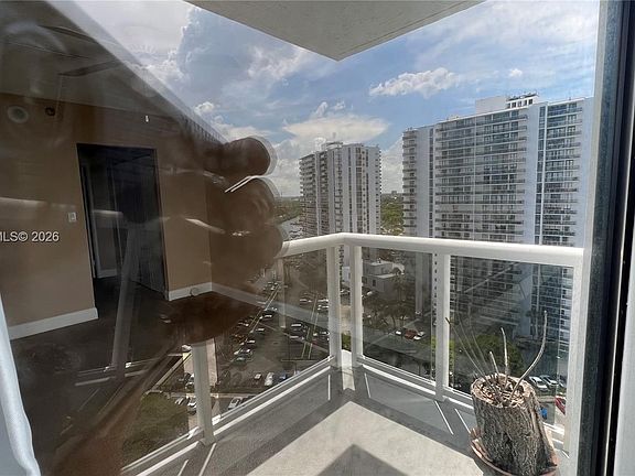 4th image of 20505 E Country Club Dr APT 1639