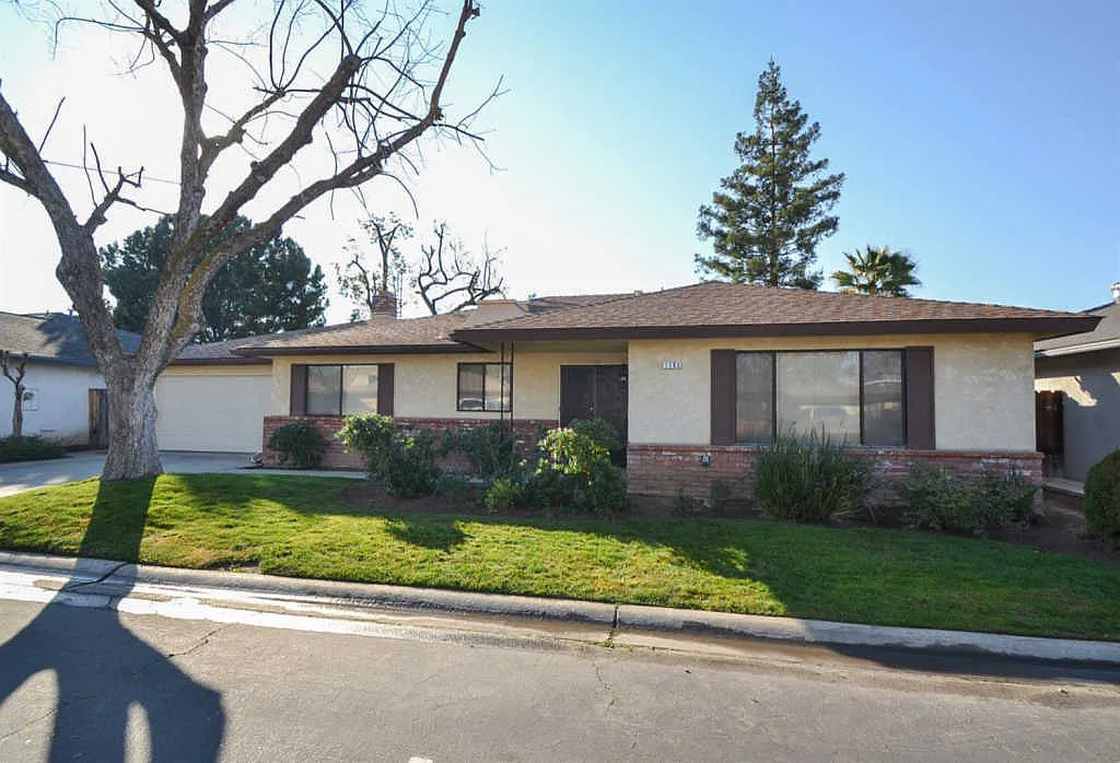 1285 E Tenaya Way photo 1