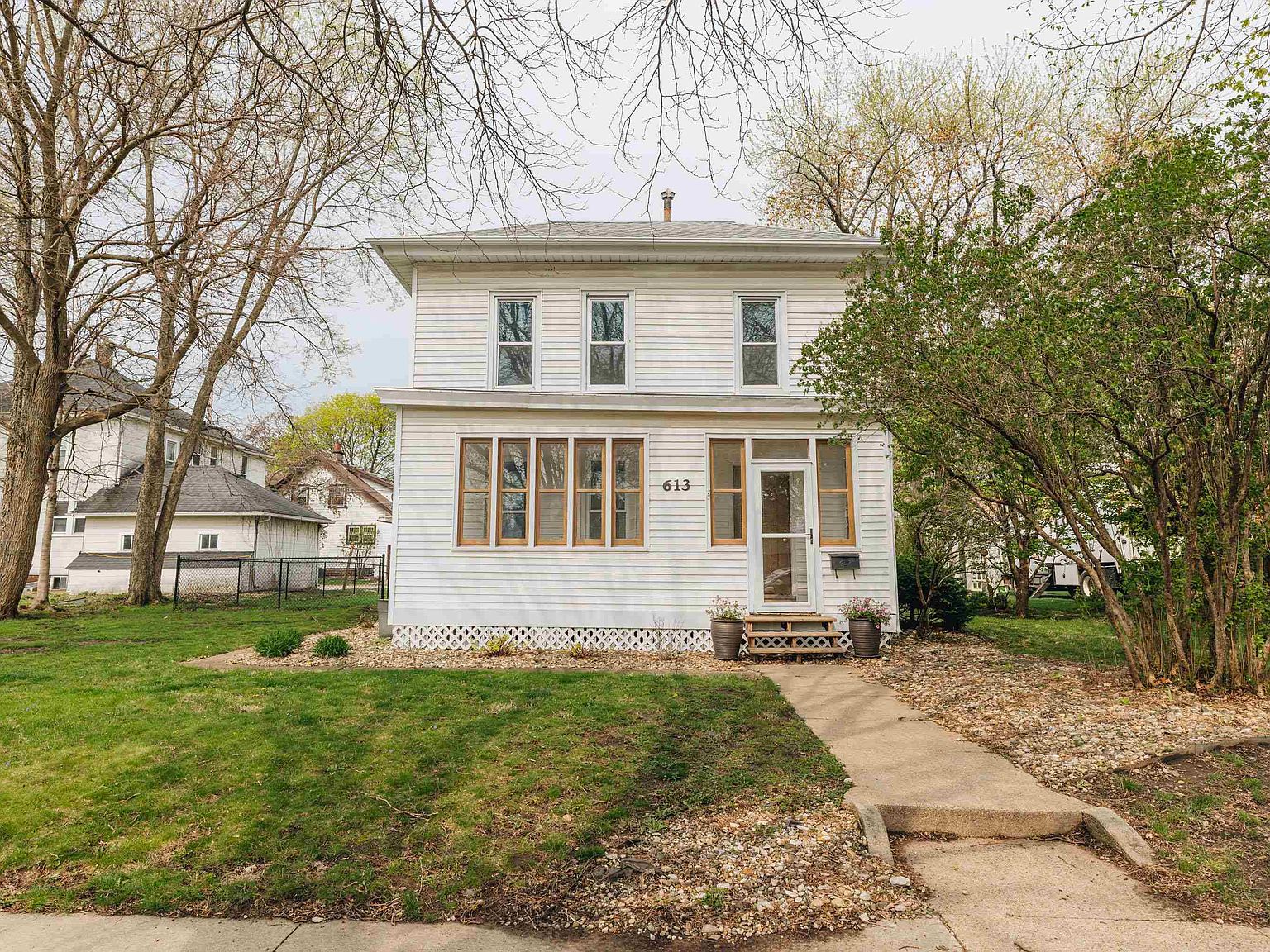 613 Franklin St, Cedar Falls, IA 50613 | Zillow