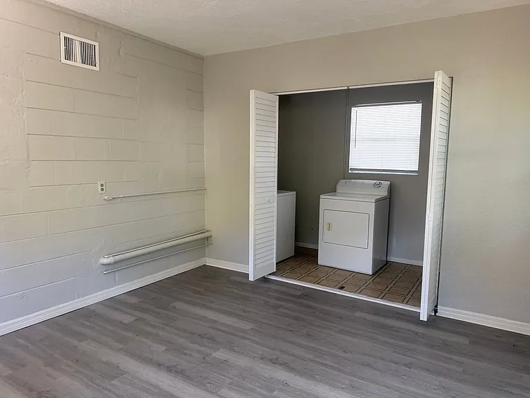 2425 Dixie Ave — Photo 21