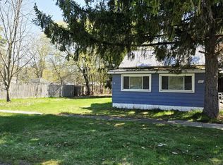 321 S 4th St, Edmore, MI 48829