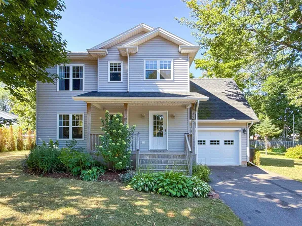 39 Atlantic Rd, Charlottetown, PE C1A 0H4