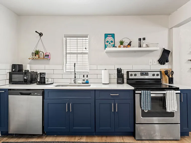 702 El Monte Blvd — Photo 10
