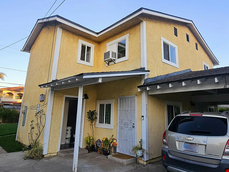 Upstairs unit (top floor only)