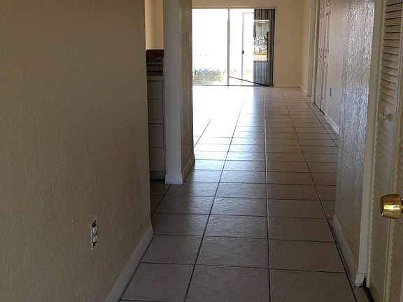 4th image of 464 NW 179th St