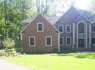 16 Rose Hill Rd, Suffern, NY 10901