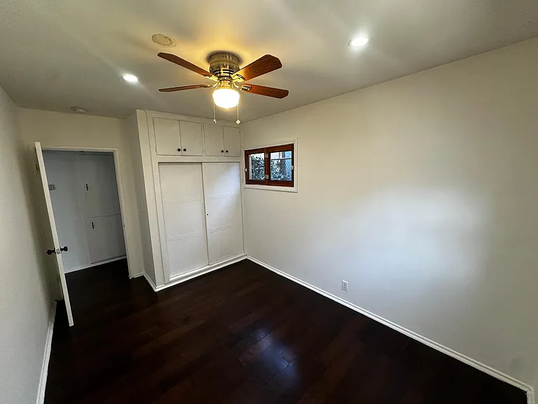 1177 N Hoover St #3/4 — Photo 24