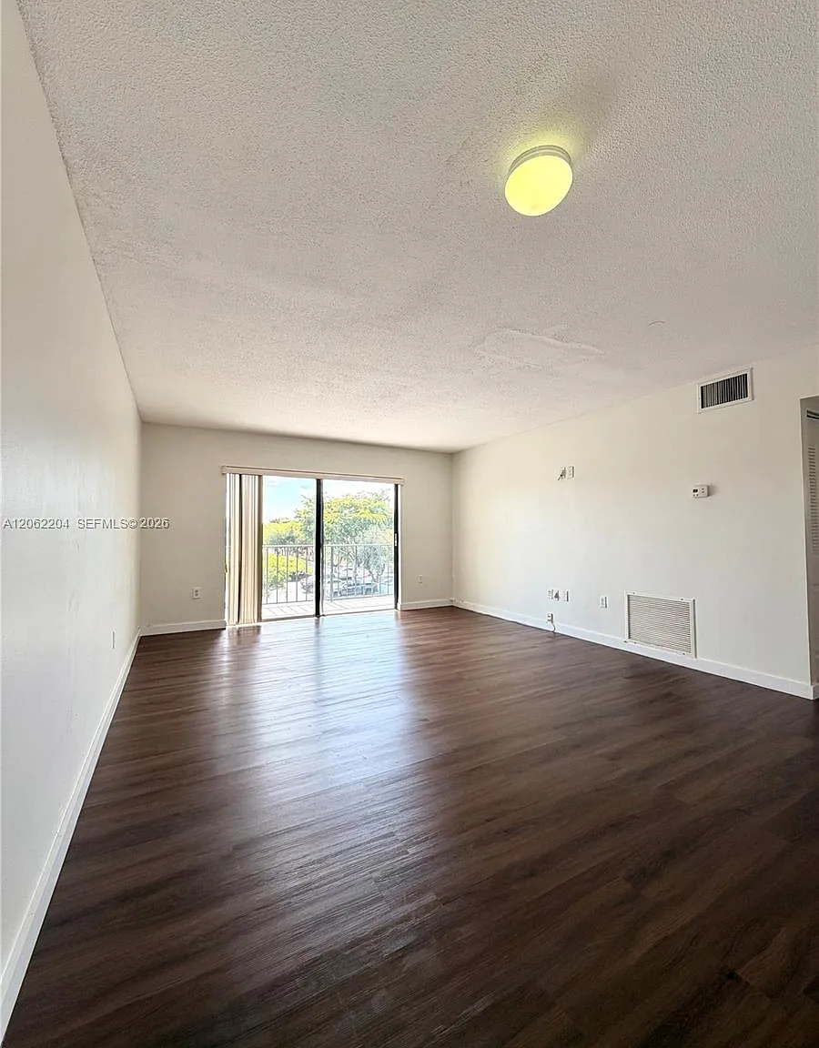 Nob Hill West Condo — Photo 2